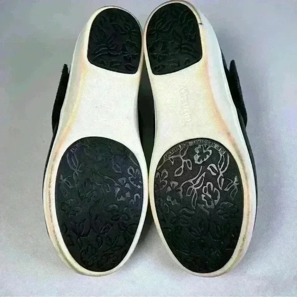 Lightly used  TRAQ BY ALEGRIA "QIN" WOMENS SMART WALKING SHOES BLACK - Picture 6 of 13